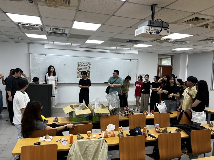 大家一起玩遊戲圖片